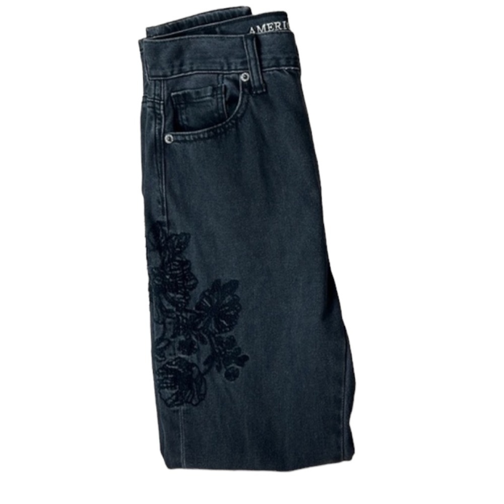 AEO Faded Black High Rise Ankle Mom Jean Size 00 Floral Rose Embroidery - Picture 7 of 12